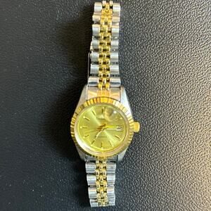 Vintage Navarre Quartz Gold and Silver Tone Women's Wristwatch